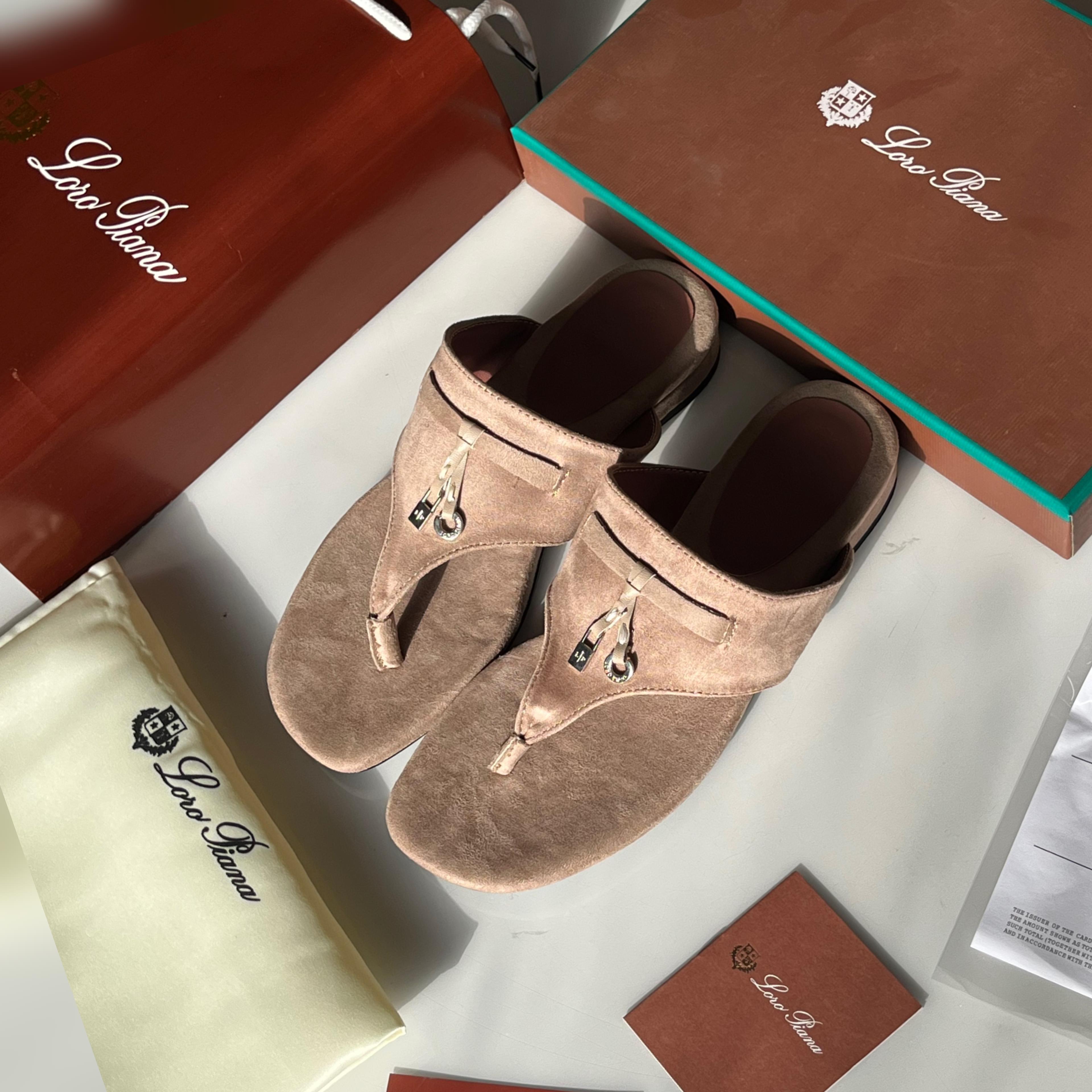 LORO PIANO Flat Slides - MasterPlus Series - Box Packaging