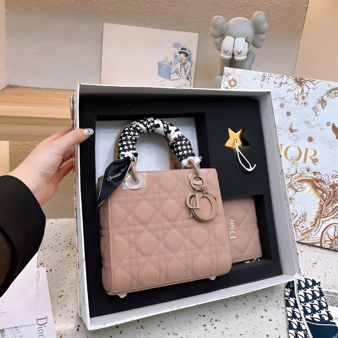 Christian Dior Gift box - Handbag With Wallet