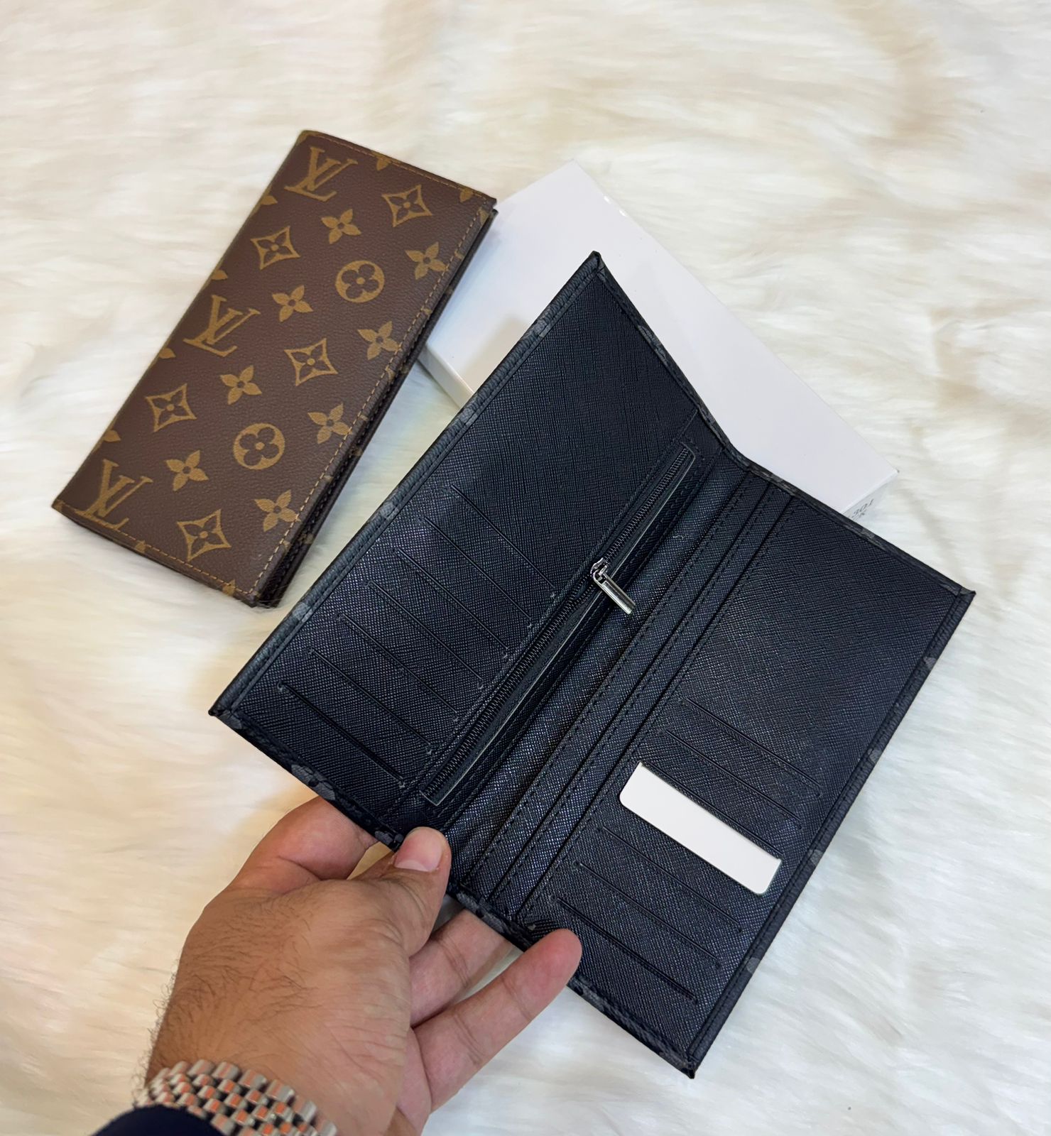 Unisex Louis Vuitton Brazza Wallet