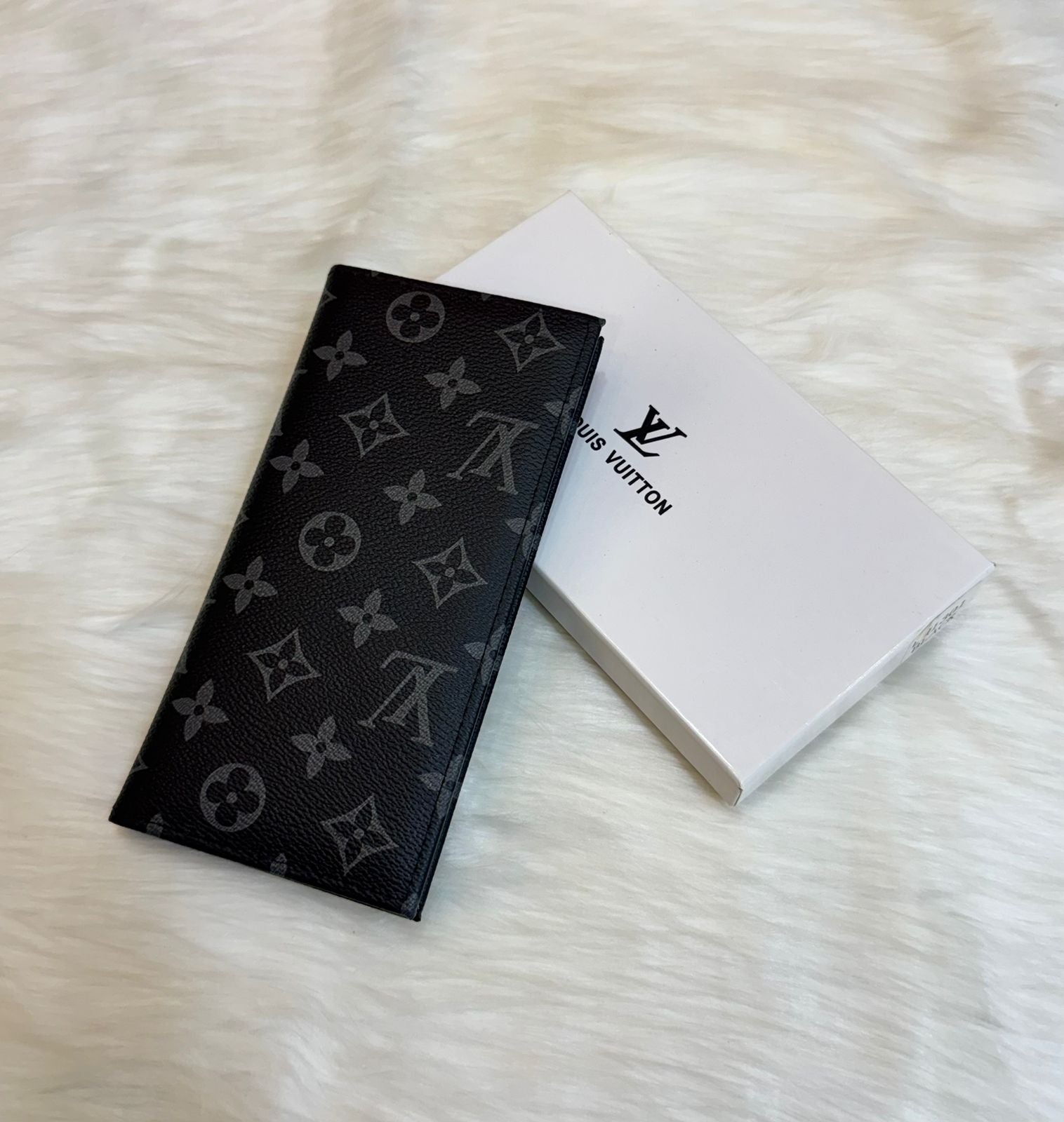 Unisex Louis Vuitton Brazza Wallet