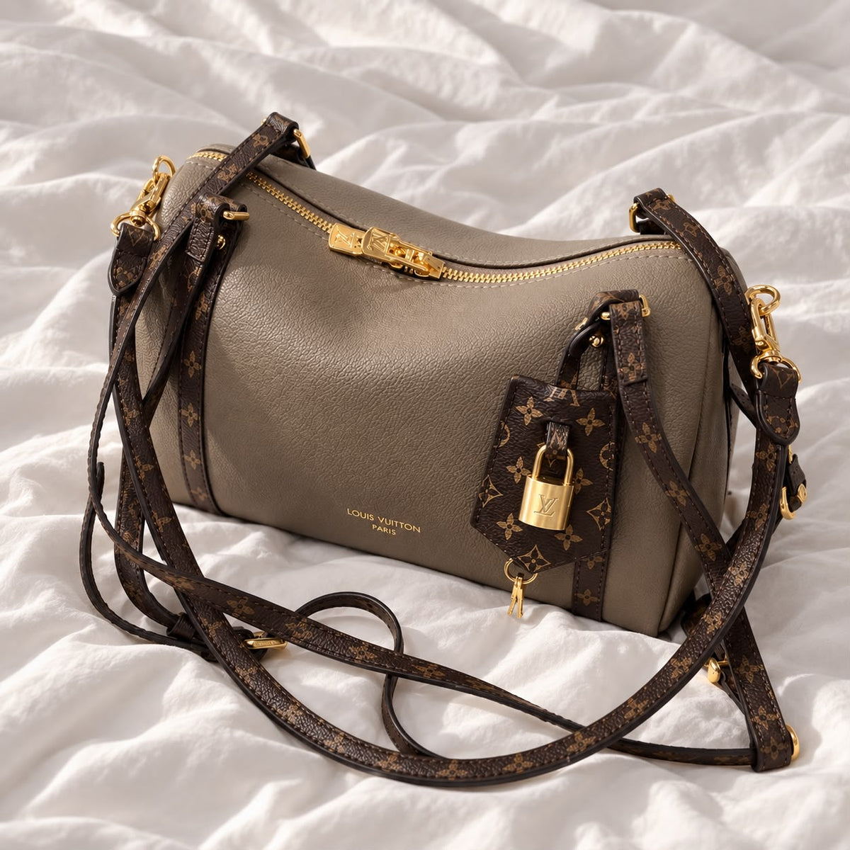LV EXPRESS PM Spacious Bag - Perfect For Travelling
