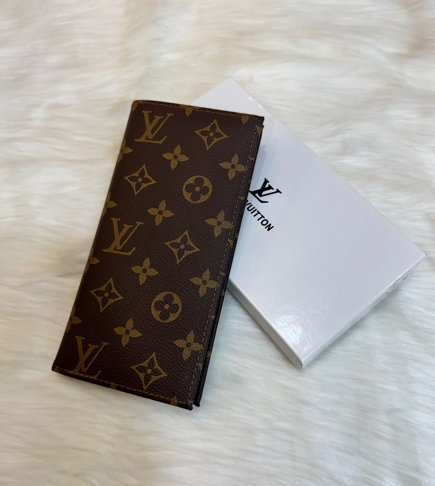 Unisex Louis Vuitton Brazza Wallet