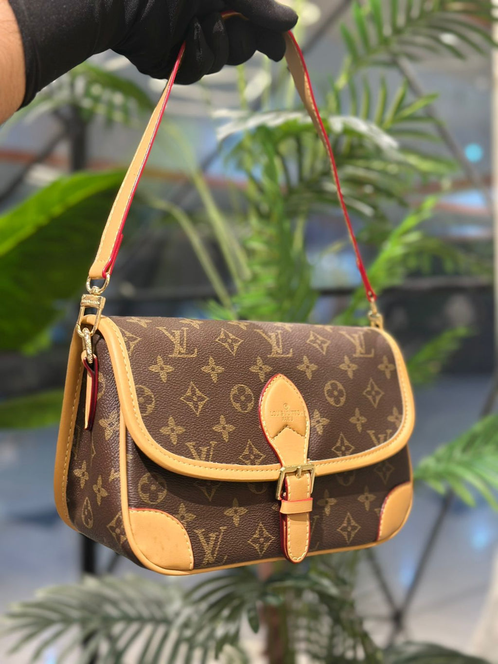 Louis Vuition Diane Monogram Snatchel / Crossbody